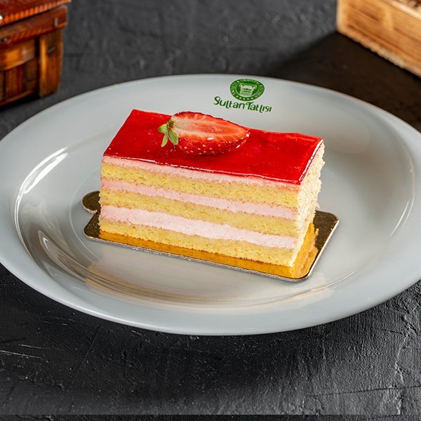 Çilekli pasta dilimi