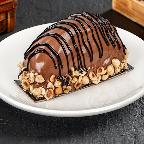 Çikolatalı muzlu pasta dilimi