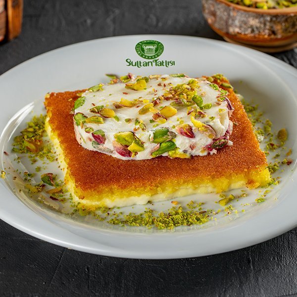 Dondurma ve Nablüsiye peynirli künefe